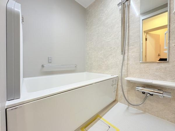 セザール綱島の浴室|浴室乾燥機付。