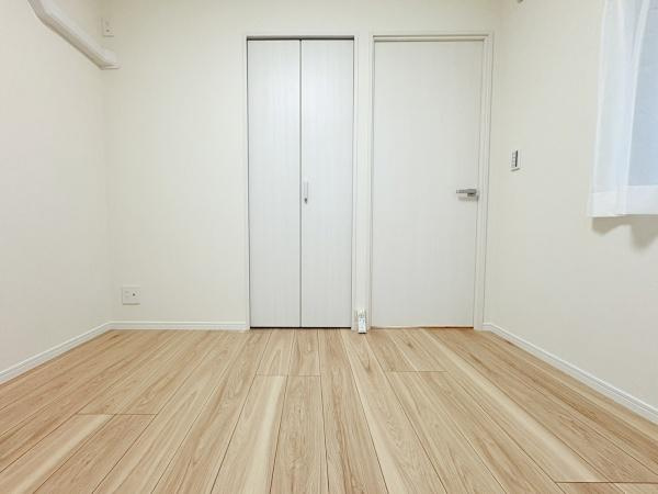 セザール綱島の洋室|４．２畳洋室・お子さまの勉強部屋に・家族のリモートのお部屋に。
