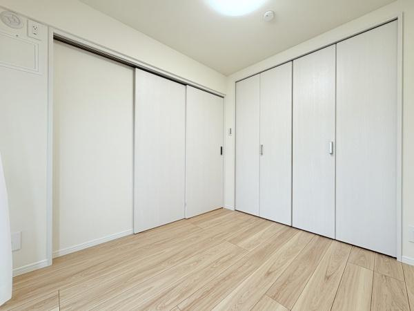 セザール綱島の洋室|洋室３．６帖。扉を閉めてプライベート空間に。