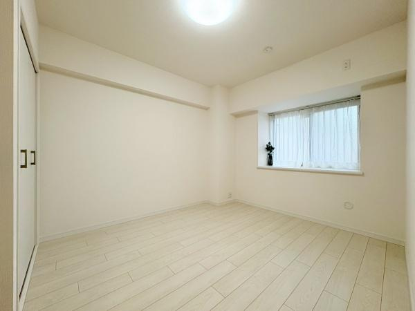 コスモ横浜和田町ヒルズの洋室