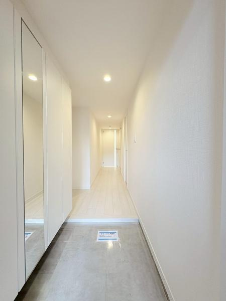 コスモ横浜和田町ヒルズの玄関