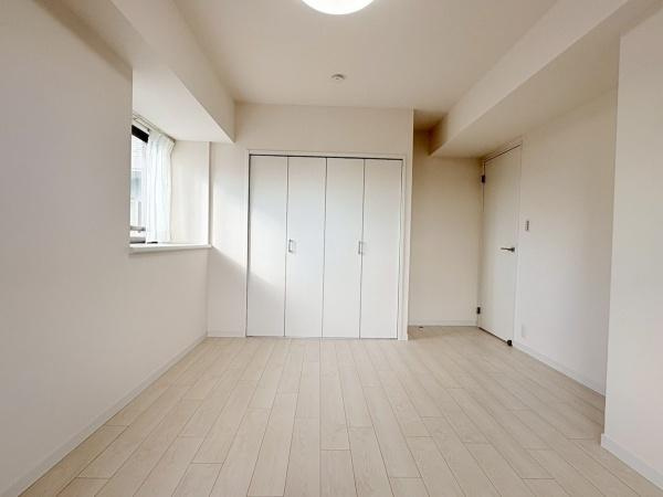 コスモ横浜和田町ヒルズの洋室