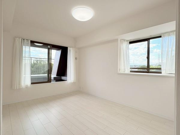 コスモ横浜和田町ヒルズの洋室