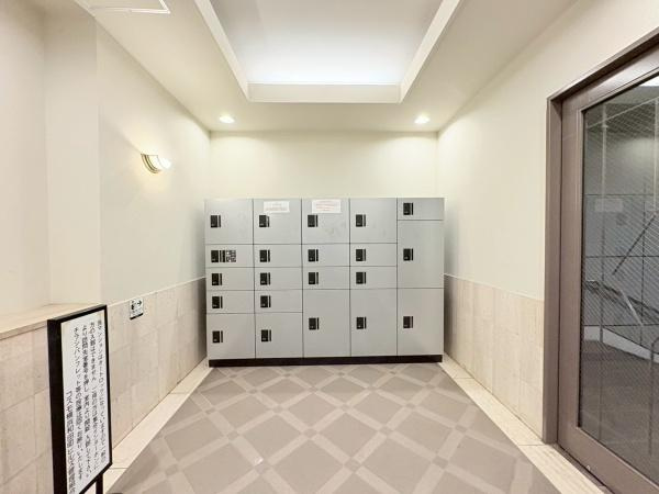 コスモ横浜和田町ヒルズのエントランス