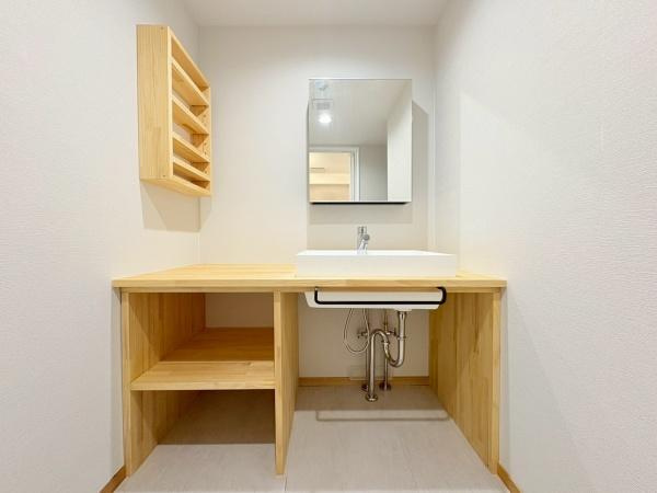 ライオンズマンション湘南秋谷の独立洗面台|洗面室です。