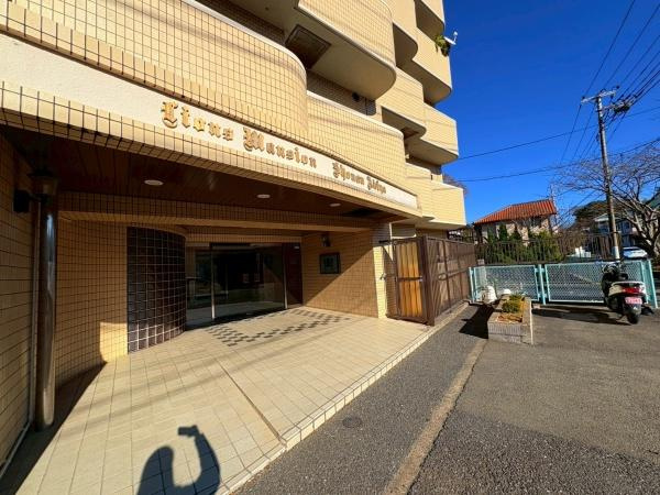 ライオンズマンション湘南秋谷のエントランス|広々エントランスロビー・