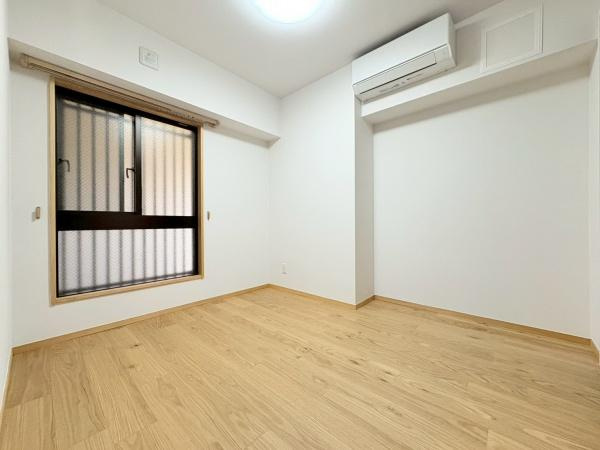 ライオンズマンション湘南秋谷の洋室|収納付の洋室です。