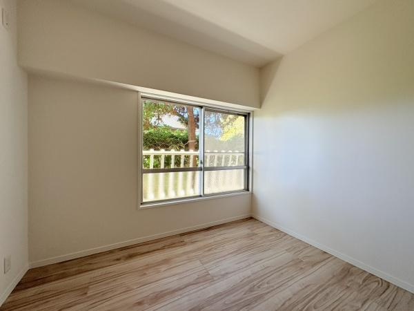 日生鳥見ヶ丘マンションの洋室|（2025年11月18日撮影）5.5帖洋室・クローゼット付きのお部屋です。窓は一つなので寝室に。