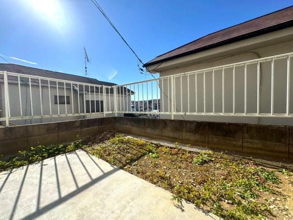 横浜市港南区芹が谷４丁目の中古一戸建の庭