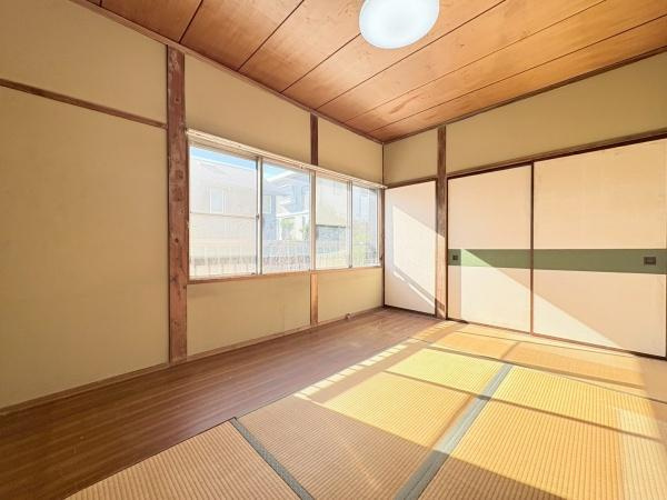 逗子市小坪６丁目の中古一戸建の和室|２階の日当たり良好な和室です。