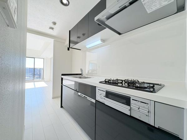 戸塚ヒルズのキッチン|お掃除しやすい換気扇・忙しい毎日にうれしいですね。