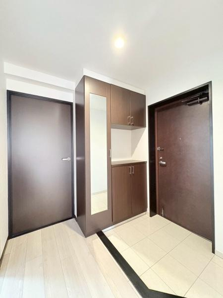 ガーデンハイツ鎌倉玉縄の玄関|シューズボックスと玄関です。