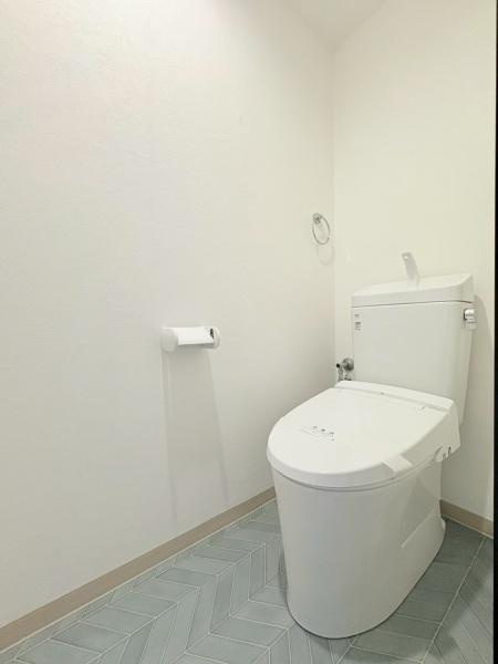 ガーデンハイツ鎌倉玉縄のトイレ|暖房付き洗浄便座です