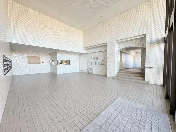 ガーデンハイツ鎌倉玉縄のエントランス|清潔感のある管理のいきわたったエントランス！