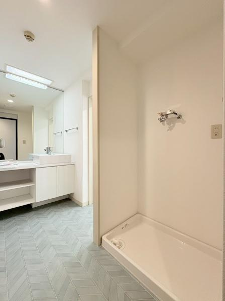 ガーデンハイツ鎌倉玉縄の独立洗面台|洗濯パン・洗面室は、広さがあり、使いやすそうですね。