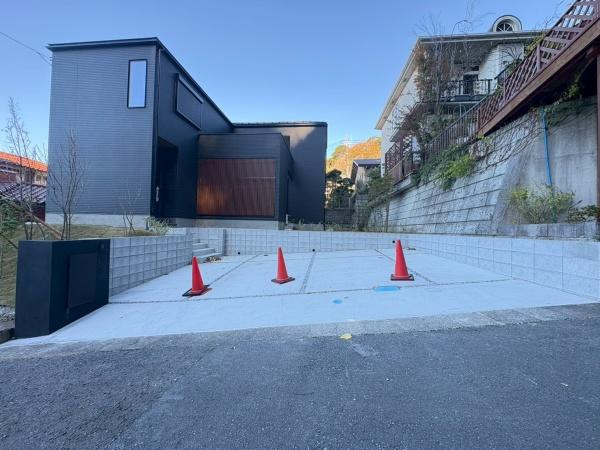 鎌倉市浄明寺４丁目の新築一戸建の駐車場|カースペースです。お車の他に自転車等も駐輪可能です。
