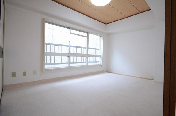 ハイライフ横浜の内装|収納力を兼ね備えた、洋室6.0帖