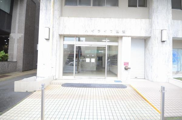 ハイライフ横浜のエントランス|ゴミ一つ落ちていないエントランス