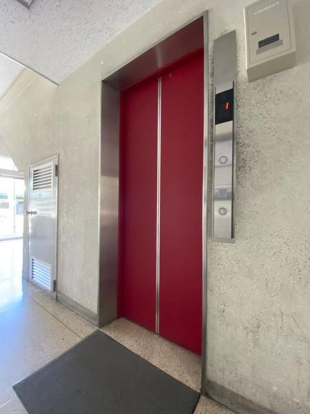 ハイライフ横浜のその他共用部分|エレベーター設備も完備しております
