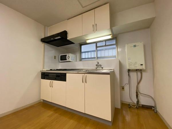 ハイライフ横浜のキッチン|シンプルながらも使いやすいキッチン