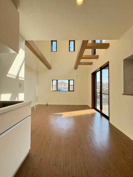 横浜市戸塚区南舞岡３丁目の中古一戸建の居間・リビング