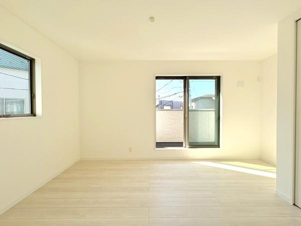 横須賀市武２丁目の中古一戸建の洋室