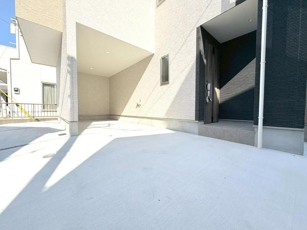 横須賀市武２丁目の中古一戸建の駐車場