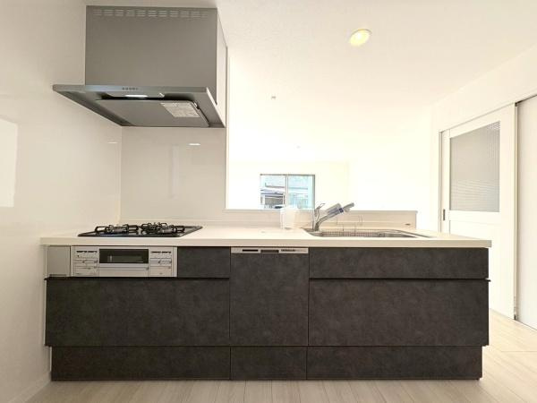 横須賀市武２丁目の中古一戸建のキッチン