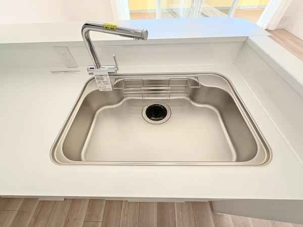 ココタウンヒルトップマリーナのキッチン|広々としたキッチンです。作業もしやすいです。収納力も有ります。