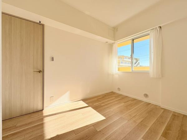 ココタウンヒルトップマリーナの洋室|明るい居室です。