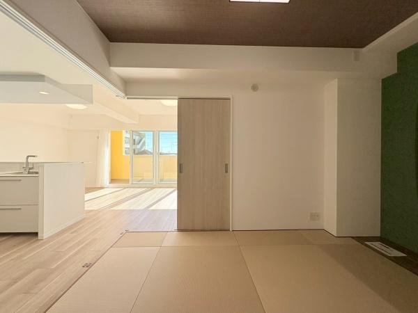 ココタウンヒルトップマリーナの和室|和室です。リビング続きで使いやすいです。
