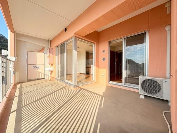 アデニウム葉山一色のバルコニー