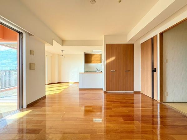 アデニウム葉山一色の居間・リビング