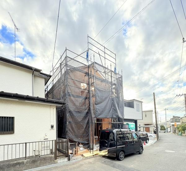 横浜市港南区芹が谷１丁目の新築一戸建の前面道路含む現地写真