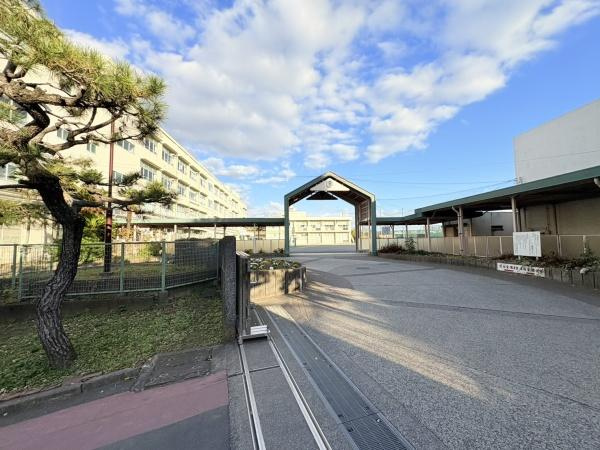 横浜市港南区芹が谷１丁目の新築一戸建の前面道路含む現地写真|芹が谷小学校８００M