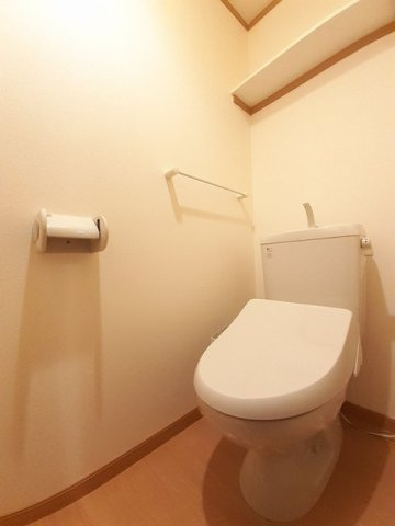 プリムローズⅠのトイレ|ゆったりとした空間のトイレです