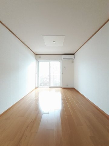 プリムローズⅠの居間・リビング|ゆったり過ごせるリビングです