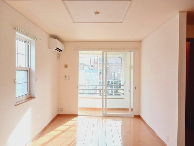 グロワールＥの居間・リビング|使いやすい居間です