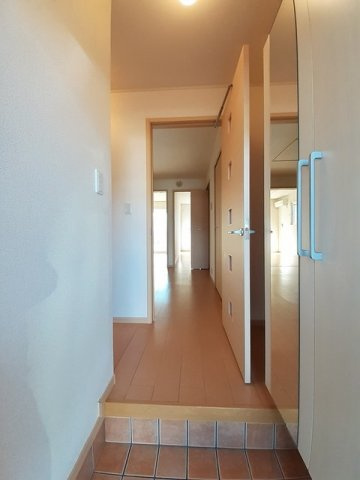 Ｉ・Ｔ　Ⅱ棟の玄関|収納もある玄関です