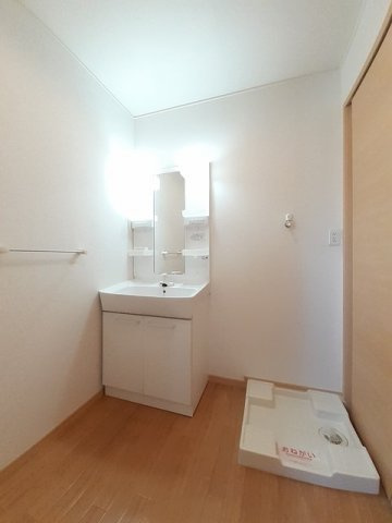 Ｉ・Ｔ　Ⅱ棟の洗面所|広い洗面スペース