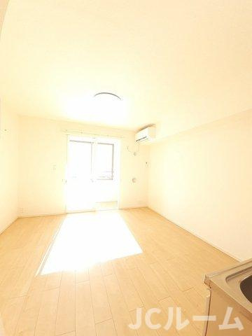 フォーピュア 西城の居間・リビング