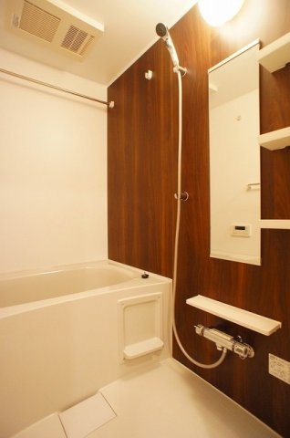 アルカンシェルＡの浴室