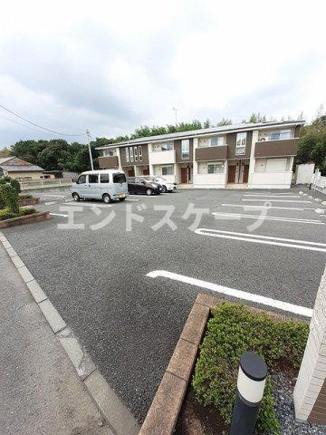 シエナの駐車場|高崎、前橋のお部屋探しはエンドスケープまで！お客様の理想お聞かせ下さい♪