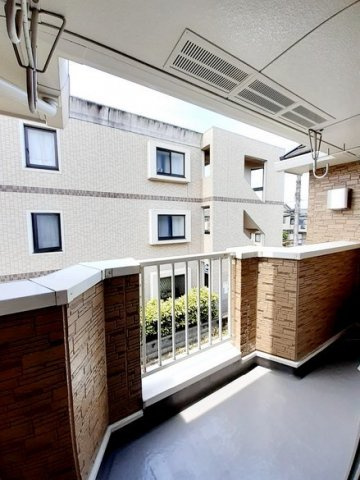 ＨＯＮＥＳＴＹ・ＹＯＵ　Ⅲのバルコニー