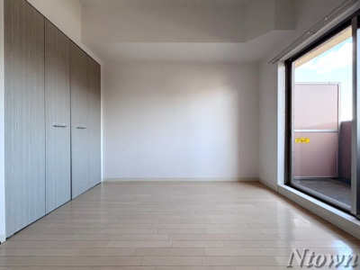 【居間・リビング】 | プレサンス名古屋城前ラバンカ | こちらのリビングで趣味の時間をお楽しみください