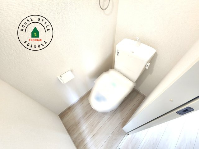 福岡市西区太郎丸2丁目第1-2棟（1号棟）　の内観：施工例|温水洗浄便座を完備しております。2ヶ所にトイレがあるのは朝の慌ただしい時間も安心です。