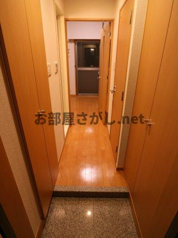 スカイコート神田第3の玄関