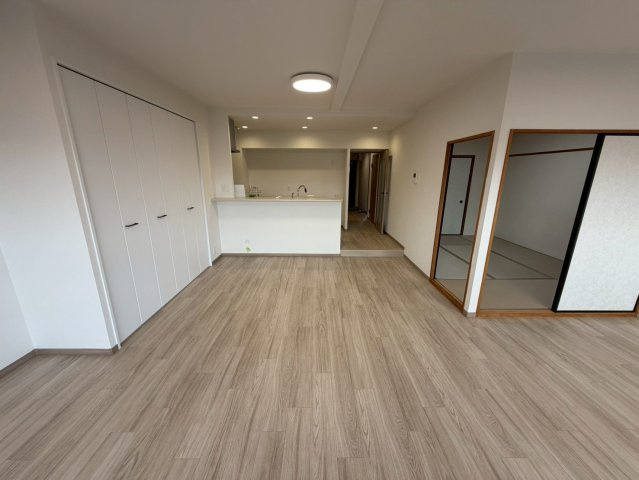 ラビデンス尾張旭光和の居間・リビング|暮らしの中心となるリビングはゆったりくつろげる20帖の広さを確保。