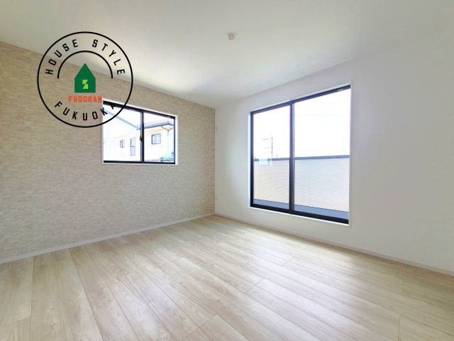 福岡市西区太郎丸2丁目第1-2棟（2号棟）　の内観：施工例|主寝室には収納力に優れたクローゼットがありますので、お部屋もすっきり片付きます。