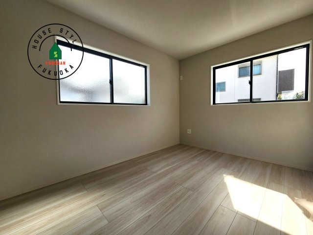 福岡市西区太郎丸2丁目第1-2棟（2号棟）　の寝室|主寝室には収納力に優れたクローゼットがありますので、お部屋もすっきり片付きます。